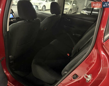 Красный Ниссан Лиф, объемом двигателя 0 л и пробегом 153 тыс. км за 6900 $, фото 49 на Automoto.ua