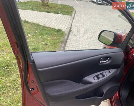 Красный Ниссан Лиф, объемом двигателя 0 л и пробегом 108 тыс. км за 5999 $, фото 18 на Automoto.ua