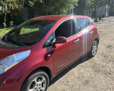 Красный Ниссан Лиф, объемом двигателя 0 л и пробегом 144 тыс. км за 6500 $, фото 6 на Automoto.ua