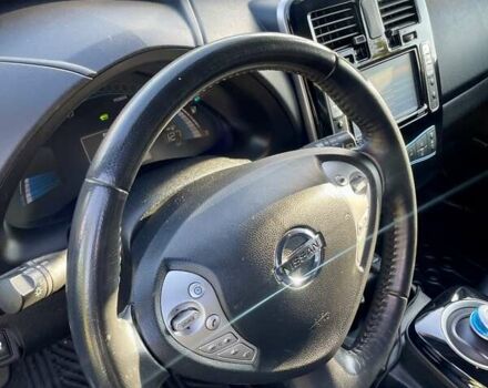 Ниссан Лиф 2014 в Виннице на Automoto.ua Красный Ниссан Лиф, объемом двигателя 0 л и пробегом 114 тыс. км за 6950 $, фото 13 на Automoto.ua