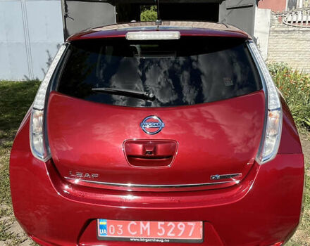 Красный Ниссан Лиф, объемом двигателя 0 л и пробегом 98 тыс. км за 8200 $, фото 2 на Automoto.ua