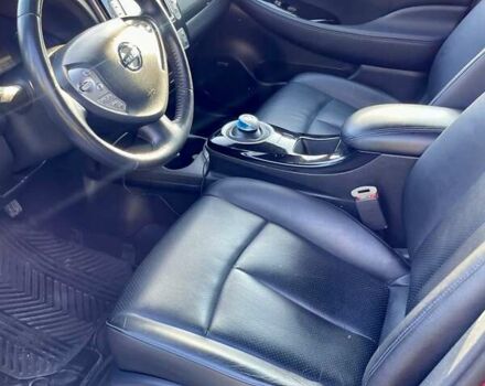 Ниссан Лиф 2014 в Виннице на Automoto.ua Красный Ниссан Лиф, объемом двигателя 0 л и пробегом 114 тыс. км за 6950 $, фото 12 на Automoto.ua