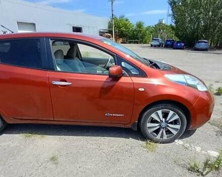 Червоний Ніссан Ліф, об'ємом двигуна 0 л та пробігом 168 тис. км за 5600 $, фото 12 на Automoto.ua