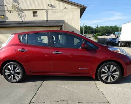 Красный Ниссан Лиф, объемом двигателя 0 л и пробегом 85 тыс. км за 4700 $, фото 7 на Automoto.ua