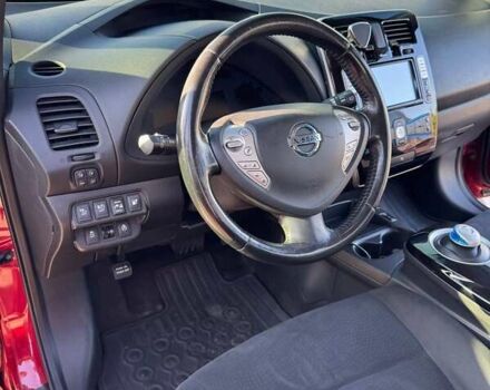 Красный Ниссан Лиф, объемом двигателя 0 л и пробегом 149 тыс. км за 7500 $, фото 12 на Automoto.ua