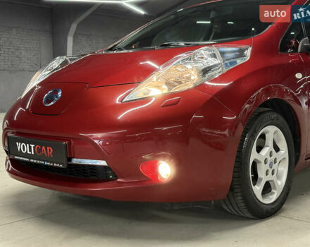 Красный Ниссан Лиф, объемом двигателя 0 л и пробегом 153 тыс. км за 6900 $, фото 17 на Automoto.ua