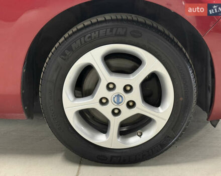 Красный Ниссан Лиф, объемом двигателя 0 л и пробегом 153 тыс. км за 6900 $, фото 27 на Automoto.ua