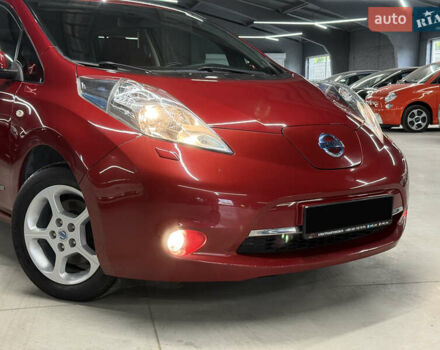 Красный Ниссан Лиф, объемом двигателя 0 л и пробегом 153 тыс. км за 6900 $, фото 3 на Automoto.ua