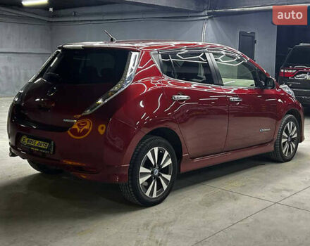 Красный Ниссан Лиф, объемом двигателя 0 л и пробегом 93 тыс. км за 7100 $, фото 5 на Automoto.ua