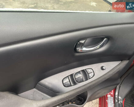 Червоний Ніссан Ліф, об'ємом двигуна 0 л та пробігом 160 тис. км за 8200 $, фото 7 на Automoto.ua