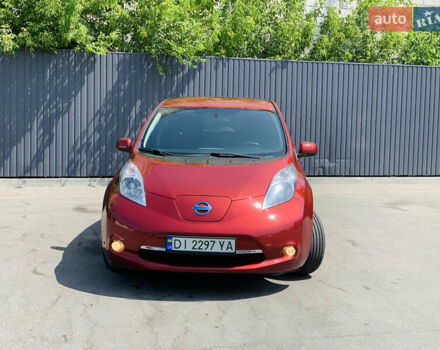 Красный Ниссан Лиф, объемом двигателя 0 л и пробегом 130 тыс. км за 8100 $, фото 1 на Automoto.ua