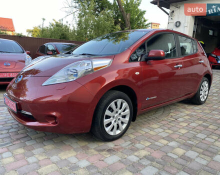 Червоний Ніссан Ліф, об'ємом двигуна 0 л та пробігом 150 тис. км за 6190 $, фото 5 на Automoto.ua