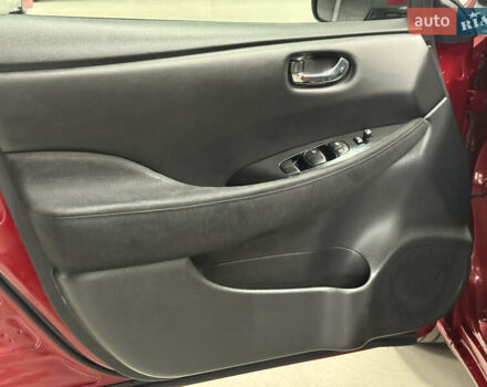 Красный Ниссан Лиф, объемом двигателя 0 л и пробегом 153 тыс. км за 6900 $, фото 72 на Automoto.ua