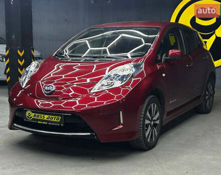 Красный Ниссан Лиф, объемом двигателя 0 л и пробегом 93 тыс. км за 7100 $, фото 2 на Automoto.ua