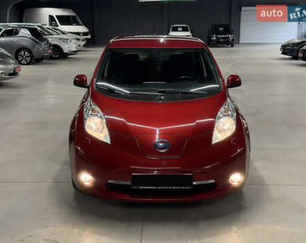 Красный Ниссан Лиф, объемом двигателя 0 л и пробегом 153 тыс. км за 6900 $, фото 12 на Automoto.ua