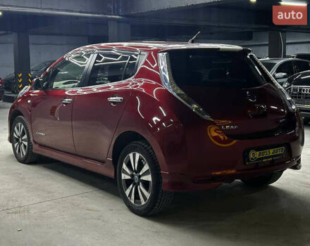 Красный Ниссан Лиф, объемом двигателя 0 л и пробегом 93 тыс. км за 7100 $, фото 3 на Automoto.ua