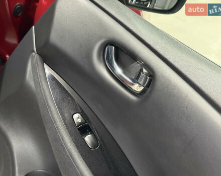 Красный Ниссан Лиф, объемом двигателя 0 л и пробегом 153 тыс. км за 6900 $, фото 66 на Automoto.ua