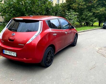 Красный Ниссан Лиф, объемом двигателя 0 л и пробегом 334 тыс. км за 5100 $, фото 3 на Automoto.ua