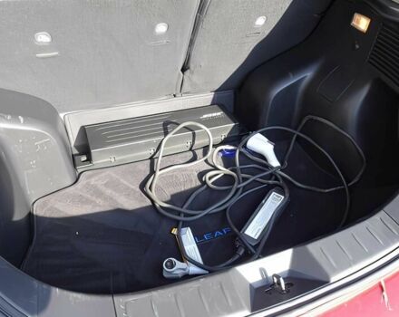 Красный Ниссан Лиф, объемом двигателя 0 л и пробегом 85 тыс. км за 4700 $, фото 15 на Automoto.ua