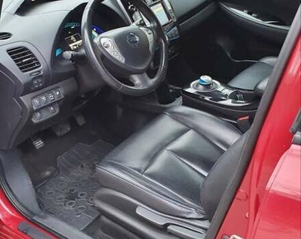 Красный Ниссан Лиф, объемом двигателя 0 л и пробегом 152 тыс. км за 7900 $, фото 9 на Automoto.ua