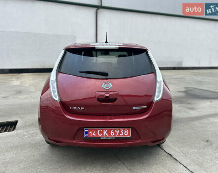 Красный Ниссан Лиф, объемом двигателя 0 л и пробегом 90 тыс. км за 6800 $, фото 4 на Automoto.ua