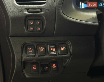 Красный Ниссан Лиф, объемом двигателя 0 л и пробегом 153 тыс. км за 6900 $, фото 74 на Automoto.ua