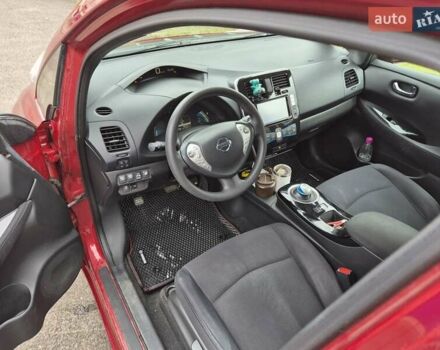 Красный Ниссан Лиф, объемом двигателя 0 л и пробегом 87 тыс. км за 7500 $, фото 10 на Automoto.ua