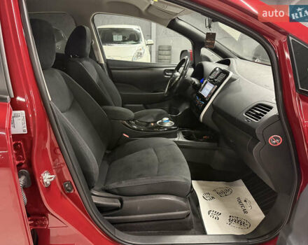 Красный Ниссан Лиф, объемом двигателя 0 л и пробегом 153 тыс. км за 6900 $, фото 62 на Automoto.ua