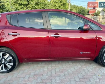 Ниссан Лиф 2014 в Виннице на Automoto.ua Красный Ниссан Лиф, объемом двигателя 0 л и пробегом 114 тыс. км за 6950 $, фото 2 на Automoto.ua