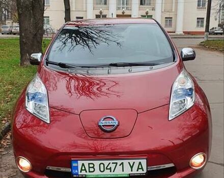 Красный Ниссан Лиф, объемом двигателя 0 л и пробегом 152 тыс. км за 7900 $, фото 1 на Automoto.ua