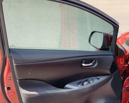 Красный Ниссан Лиф, объемом двигателя 0 л и пробегом 130 тыс. км за 8100 $, фото 11 на Automoto.ua