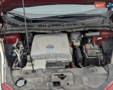 Червоний Ніссан Ліф, об'ємом двигуна 0 л та пробігом 135 тис. км за 5995 $, фото 13 на Automoto.ua