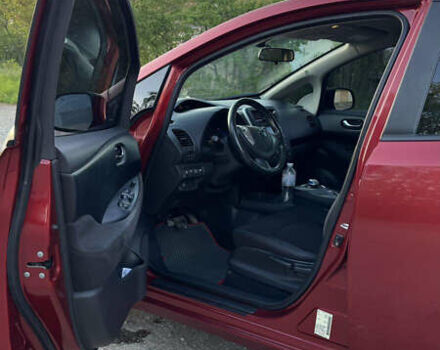 Красный Ниссан Лиф, объемом двигателя 0 л и пробегом 150 тыс. км за 7300 $, фото 3 на Automoto.ua