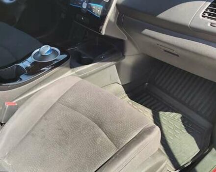 Красный Ниссан Лиф, объемом двигателя 0 л и пробегом 95 тыс. км за 7900 $, фото 16 на Automoto.ua