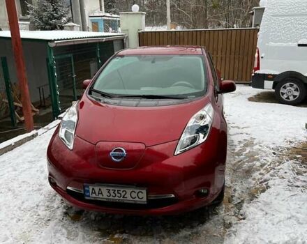 Красный Ниссан Лиф, объемом двигателя 0 л и пробегом 129 тыс. км за 7500 $, фото 5 на Automoto.ua