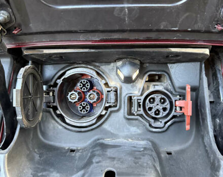 Красный Ниссан Лиф, объемом двигателя 0 л и пробегом 105 тыс. км за 7900 $, фото 23 на Automoto.ua