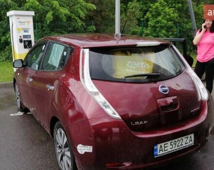 Красный Ниссан Лиф, объемом двигателя 0 л и пробегом 83 тыс. км за 10500 $, фото 7 на Automoto.ua