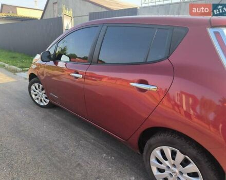 Красный Ниссан Лиф, объемом двигателя 0 л и пробегом 144 тыс. км за 7200 $, фото 4 на Automoto.ua
