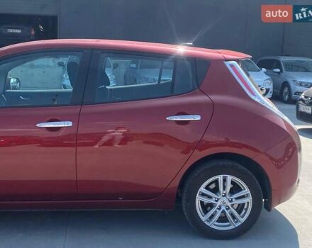 Червоний Ніссан Ліф, об'ємом двигуна 0 л та пробігом 92 тис. км за 8890 $, фото 5 на Automoto.ua