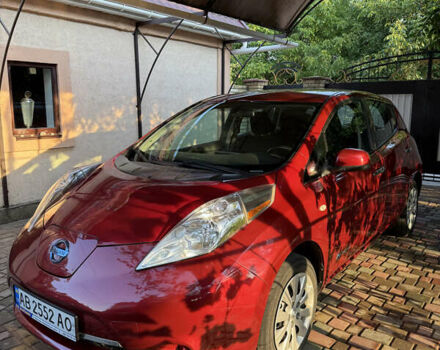 Красный Ниссан Лиф, объемом двигателя 0 л и пробегом 105 тыс. км за 7900 $, фото 3 на Automoto.ua