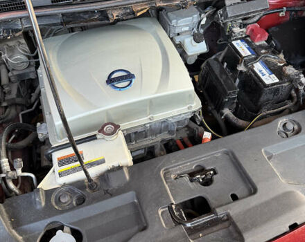 Красный Ниссан Лиф, объемом двигателя 0 л и пробегом 105 тыс. км за 7900 $, фото 21 на Automoto.ua