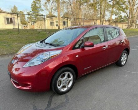 Красный Ниссан Лиф, объемом двигателя 0 л и пробегом 79 тыс. км за 12900 $, фото 2 на Automoto.ua