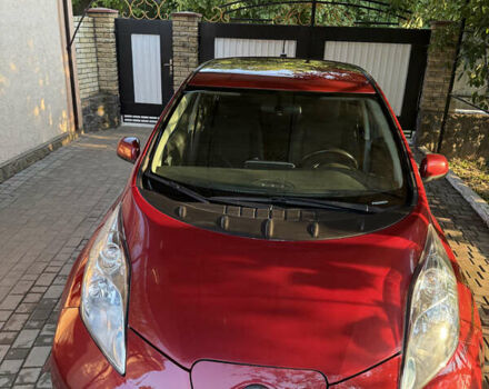 Красный Ниссан Лиф, объемом двигателя 0 л и пробегом 105 тыс. км за 7900 $, фото 2 на Automoto.ua