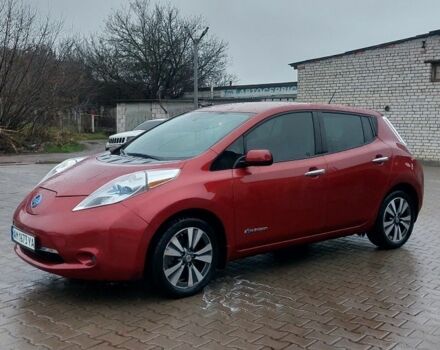 Красный Ниссан Лиф, объемом двигателя 0 л и пробегом 84 тыс. км за 7400 $, фото 23 на Automoto.ua