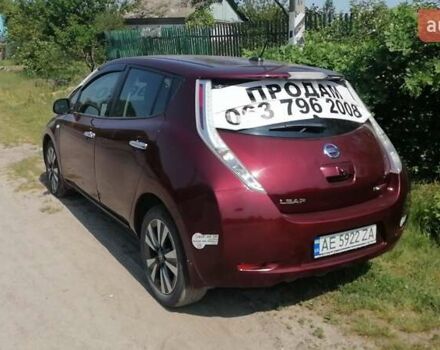 Красный Ниссан Лиф, объемом двигателя 0 л и пробегом 83 тыс. км за 10500 $, фото 5 на Automoto.ua