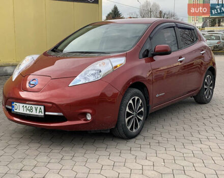 Красный Ниссан Лиф, объемом двигателя 0 л и пробегом 115 тыс. км за 5700 $, фото 2 на Automoto.ua