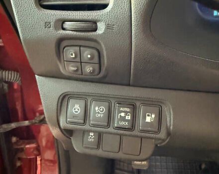 Красный Ниссан Лиф, объемом двигателя 0 л и пробегом 105 тыс. км за 7900 $, фото 17 на Automoto.ua