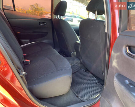 Красный Ниссан Лиф, объемом двигателя 0 л и пробегом 115 тыс. км за 5700 $, фото 11 на Automoto.ua