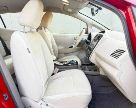 Красный Ниссан Лиф, объемом двигателя 0 л и пробегом 79 тыс. км за 12900 $, фото 9 на Automoto.ua