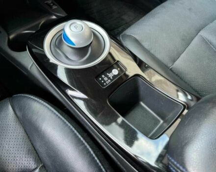 Красный Ниссан Лиф, объемом двигателя 0 л и пробегом 79 тыс. км за 4800 $, фото 9 на Automoto.ua